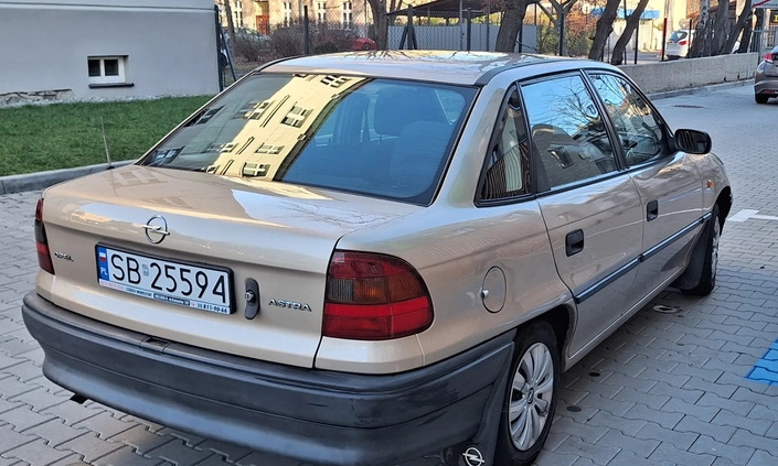 Opel Astra cena 4000 przebieg: 191300, rok produkcji 2001 z Biała małe 67